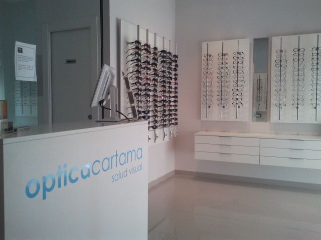 Interior de OPTICA CARTAMA / Centro óptico y auditivo