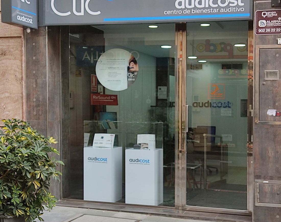 Interior de Clic Audición Audicost Almería