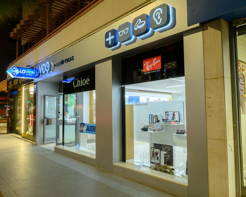 Centro auditivo LOVEO +QUE ÓPTICAS en Lorca