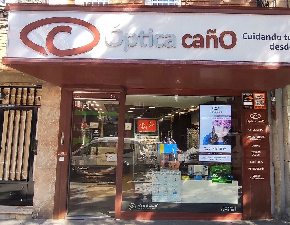 Interior de Optica Caño