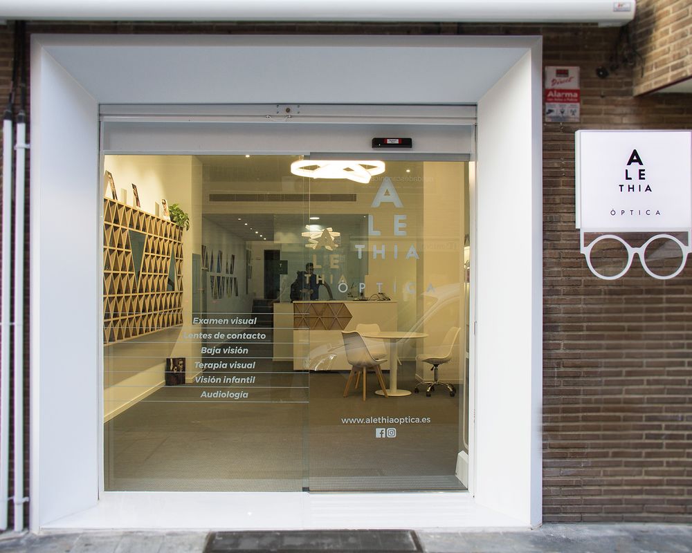 Centro auditivo Alethia Óptica en Murcia