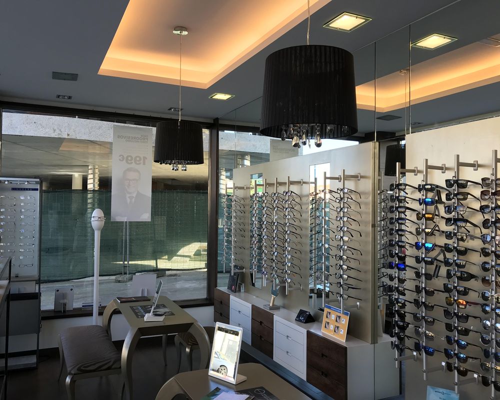 Centro auditivo Opticas Roris en Nigrán