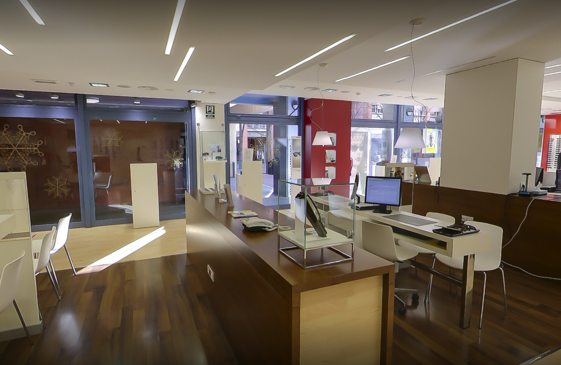 Interior de Barcelona - Universidad UPC/CUP (Óptica y centro Auditivo)